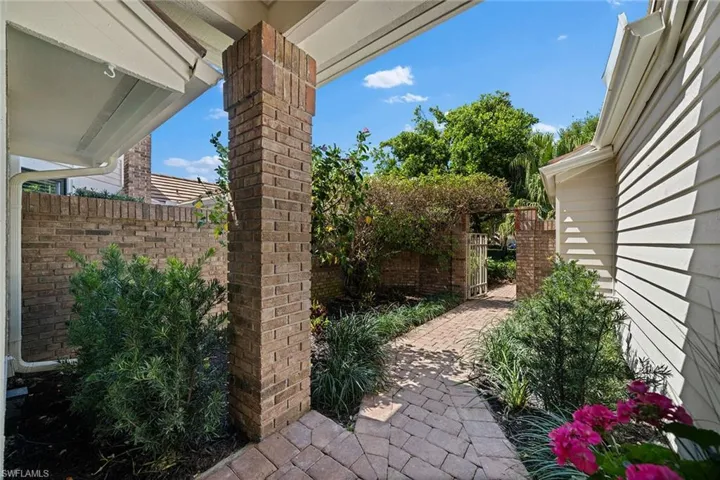 6644  Trident  WAY, Naples, FL 34108