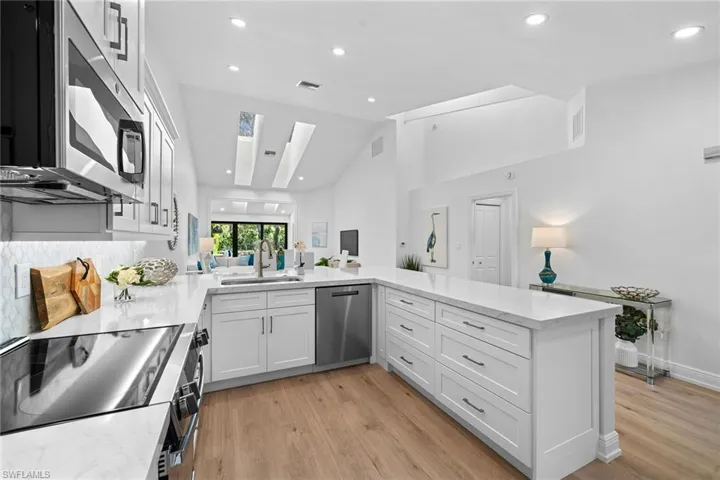 6644  Trident  WAY, Naples, FL 34108