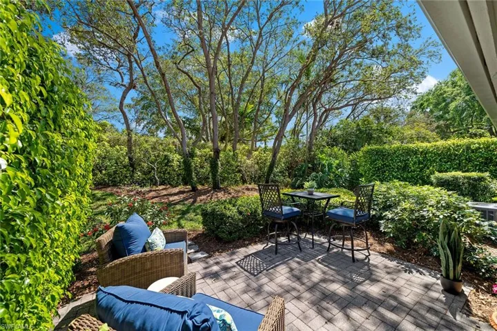 6644  Trident  WAY, Naples, FL 34108