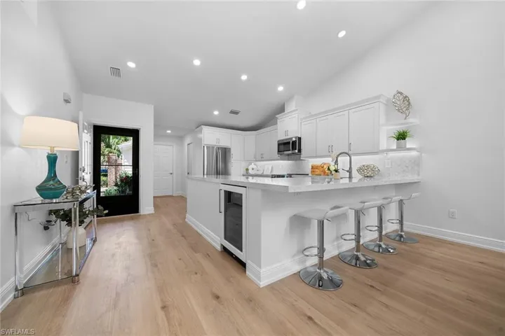 6644  Trident  WAY, Naples, FL 34108