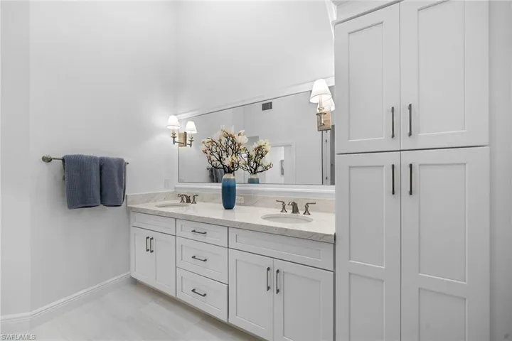 6644  Trident  WAY, Naples, FL 34108