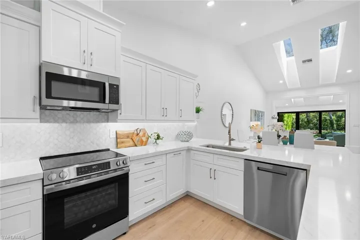 6644  Trident  WAY, Naples, FL 34108