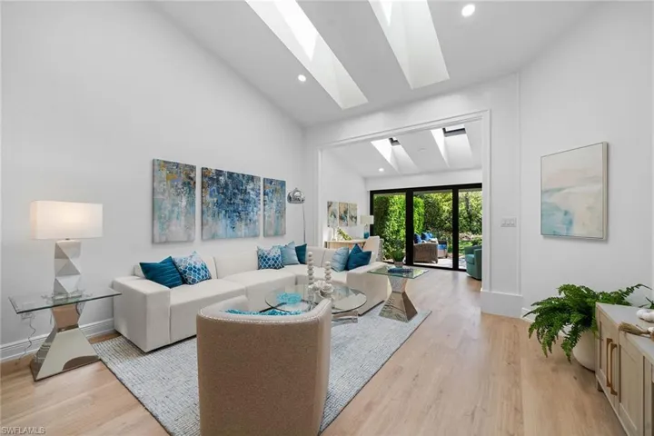 6644  Trident  WAY, Naples, FL 34108