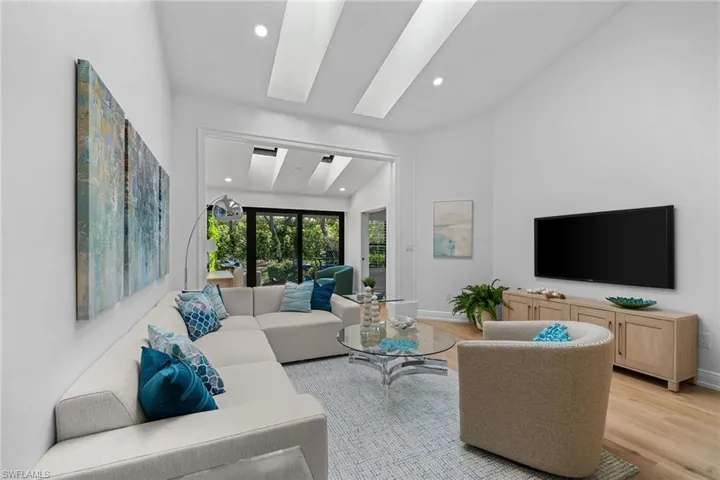 6644  Trident  WAY, Naples, FL 34108