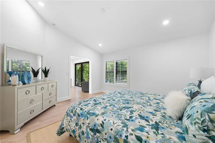 6644  Trident  WAY, Naples, FL 34108