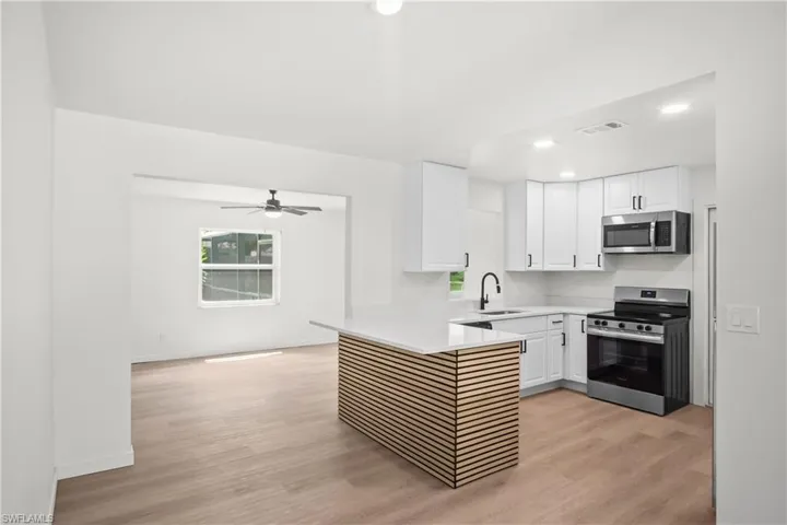 1411 Se 5th Pl, Cape Coral, Florida 33990