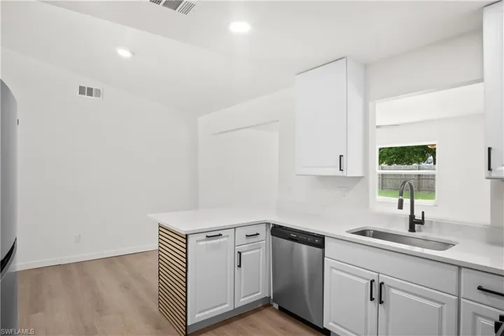1411 Se 5th Pl, Cape Coral, Florida 33990