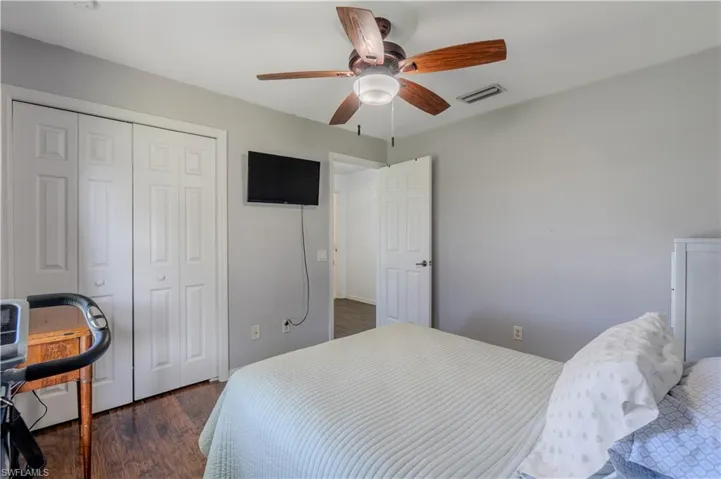 16 Nw 18th Ave, Cape Coral, Florida 33993