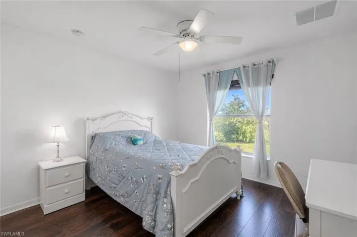 16 Nw 18th Ave, Cape Coral, Florida 33993