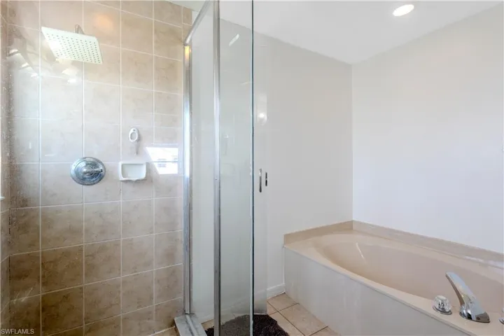 16 Nw 18th Ave, Cape Coral, Florida 33993