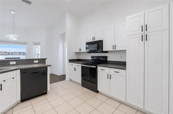 16 Nw 18th Ave, Cape Coral, Florida 33993