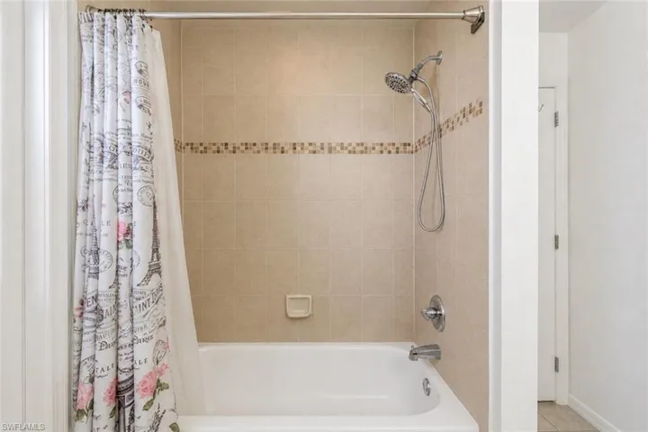 16 Nw 18th Ave, Cape Coral, Florida 33993