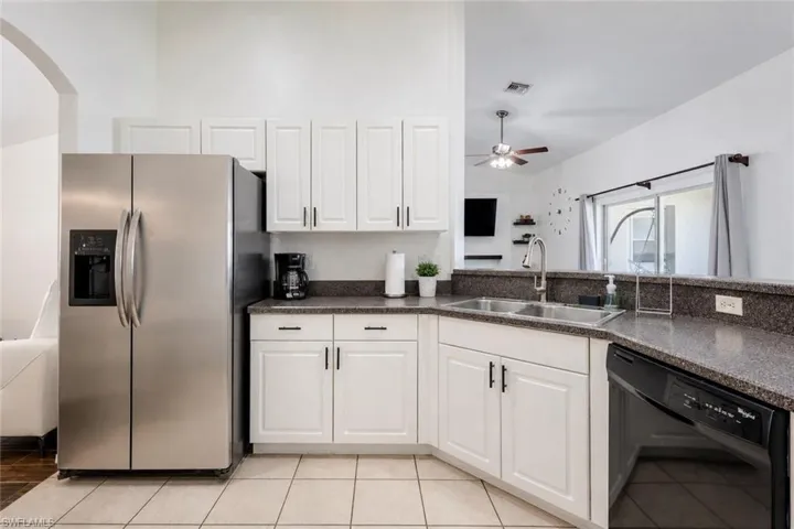 16 Nw 18th Ave, Cape Coral, Florida 33993