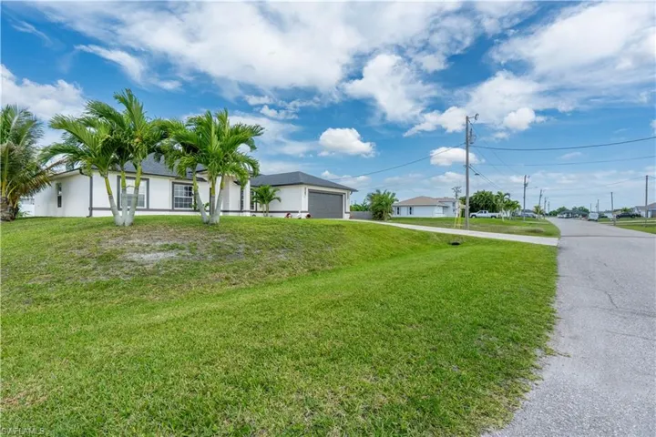 16 Nw 18th Ave, Cape Coral, Florida 33993