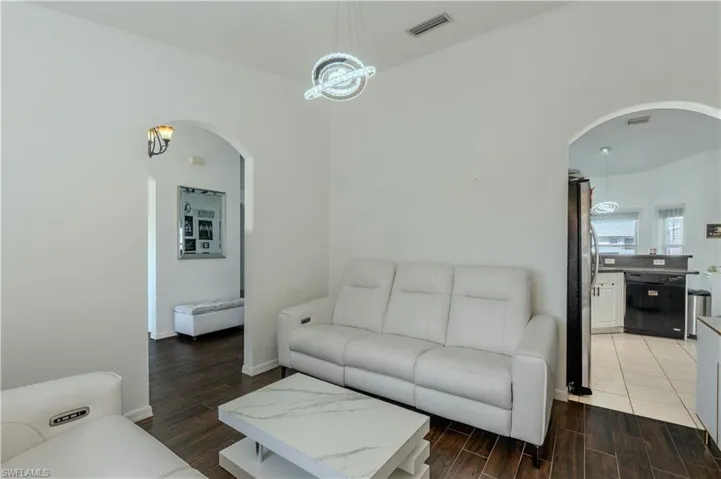 16 Nw 18th Ave, Cape Coral, Florida 33993