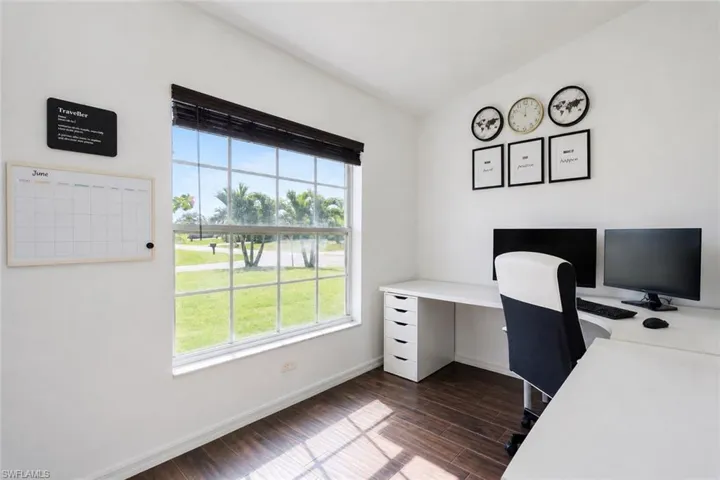 16 Nw 18th Ave, Cape Coral, Florida 33993