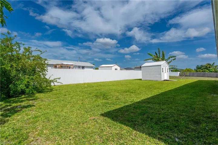 16 Nw 18th Ave, Cape Coral, Florida 33993