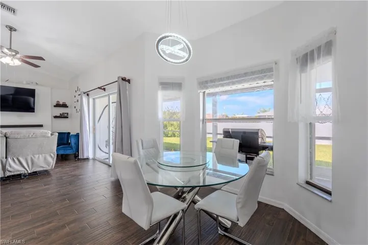 16 Nw 18th Ave, Cape Coral, Florida 33993