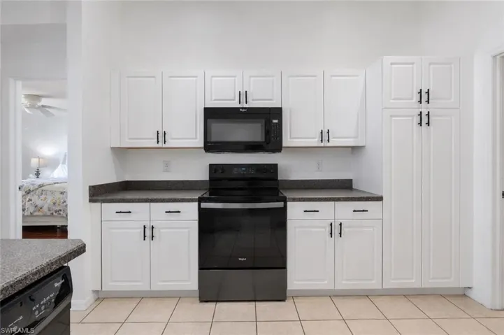 16 Nw 18th Ave, Cape Coral, Florida 33993