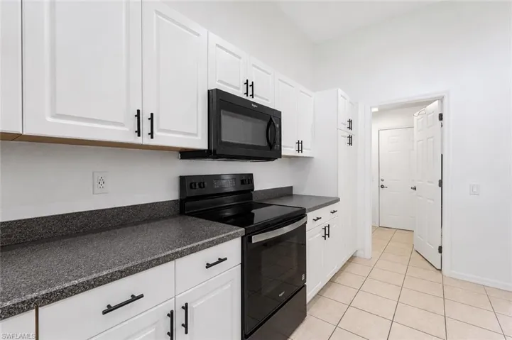 16 Nw 18th Ave, Cape Coral, Florida 33993