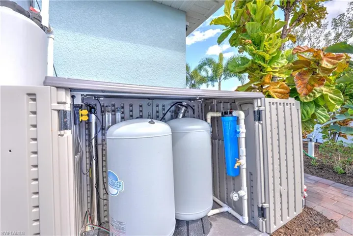 2501 NW 20th  PL, Cape Coral, FL 33993