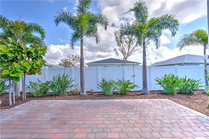2501 NW 20th  PL, Cape Coral, FL 33993