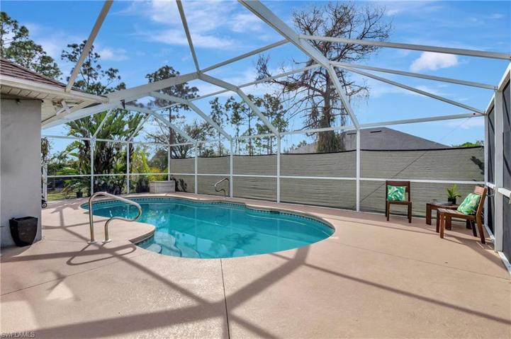 Large pool deck