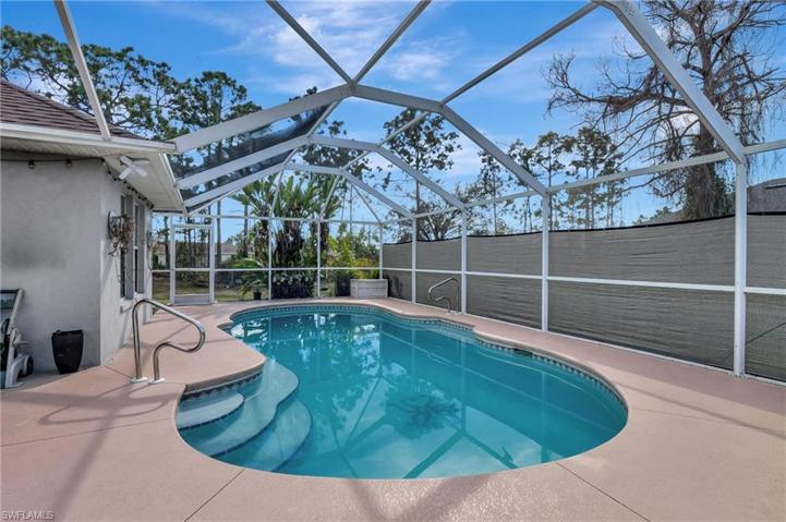 201 Gordon AVE N, LEHIGH ACRES FL 33971