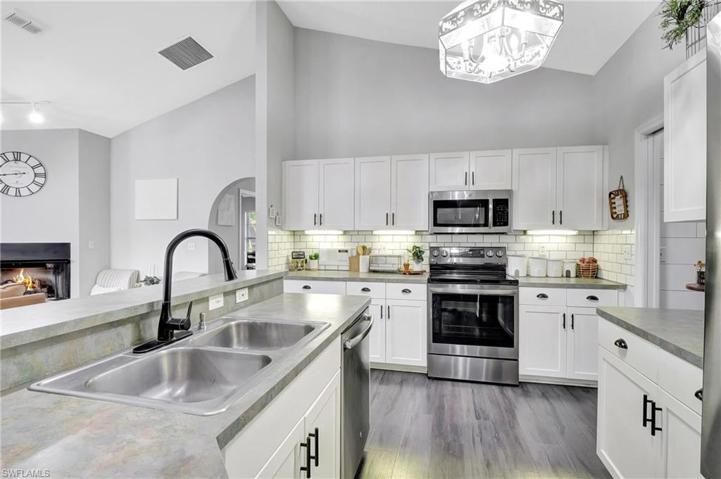 201 Gordon AVE N, LEHIGH ACRES FL 33971