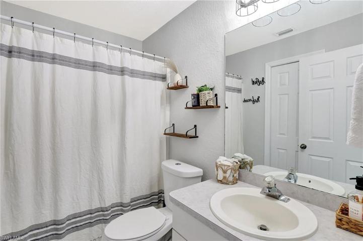 201 Gordon AVE N, LEHIGH ACRES FL 33971