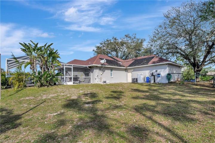 201 Gordon AVE N, LEHIGH ACRES FL 33971
