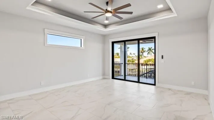 Bonus room/living room 2nd floor with balcony