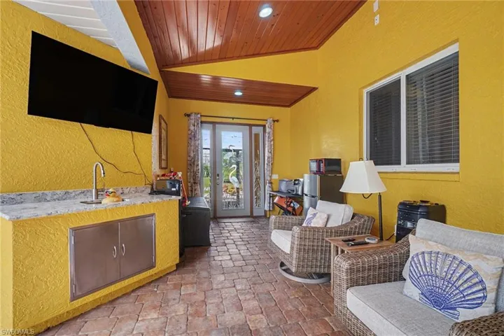 2911 Nw 14th Ter, Cape Coral, Florida 33993