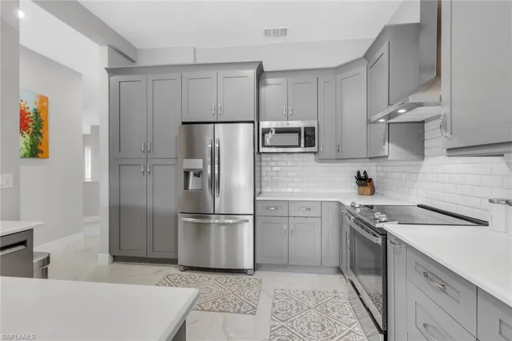 7648  Oleander Gate  DR, Naples, FL 34109