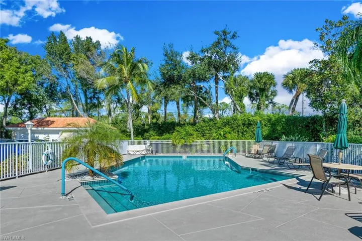 7648  Oleander Gate  DR, Naples, FL 34109