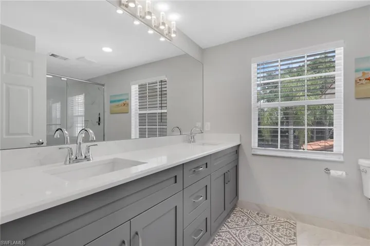 7648  Oleander Gate  DR, Naples, FL 34109