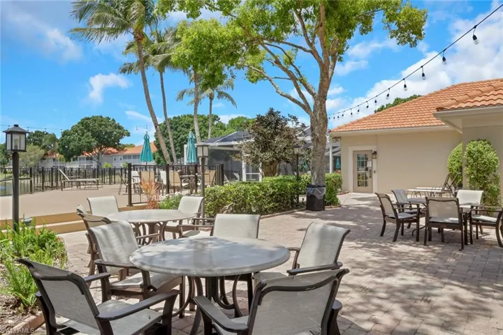 7648  Oleander Gate  DR, Naples, FL 34109