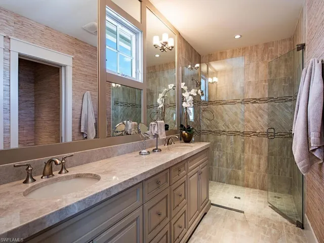 Upstairs guest bathroom
