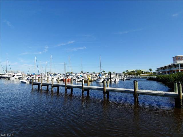 Marinas nearby