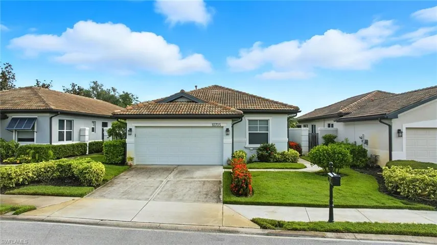 10705  Avila  CIR, Fort Myers, FL 33913