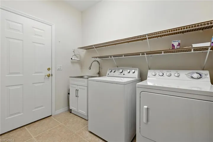 10705  Avila  CIR, Fort Myers, FL 33913