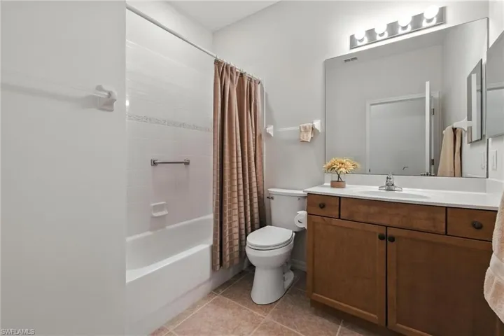 10705  Avila  CIR, Fort Myers, FL 33913