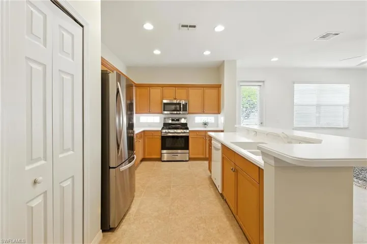 10705  Avila  CIR, Fort Myers, FL 33913