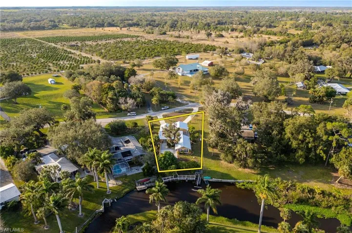 Birds eye view of property