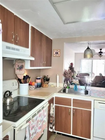 1014  Manatee  RD, Naples, FL 34114