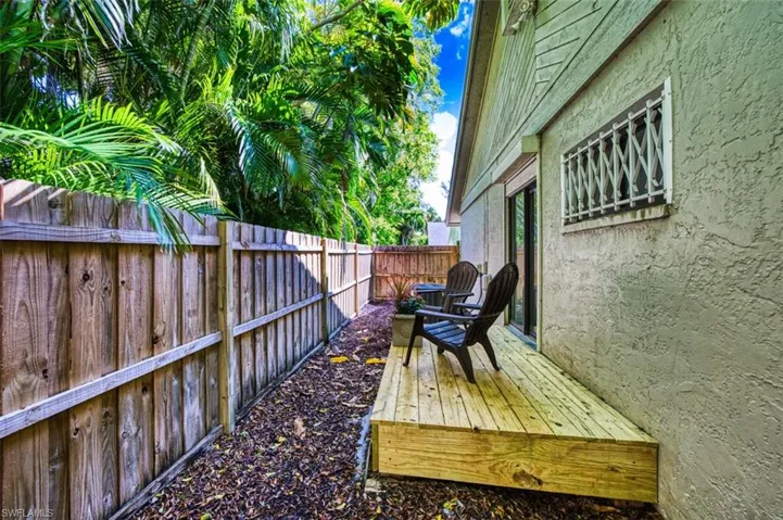 Side deck area off bedroom