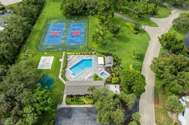 Bird's eye view of a pool area