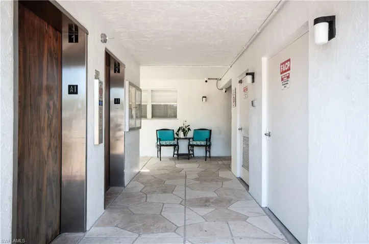 37  High Point E CIR, Naples, FL 34103