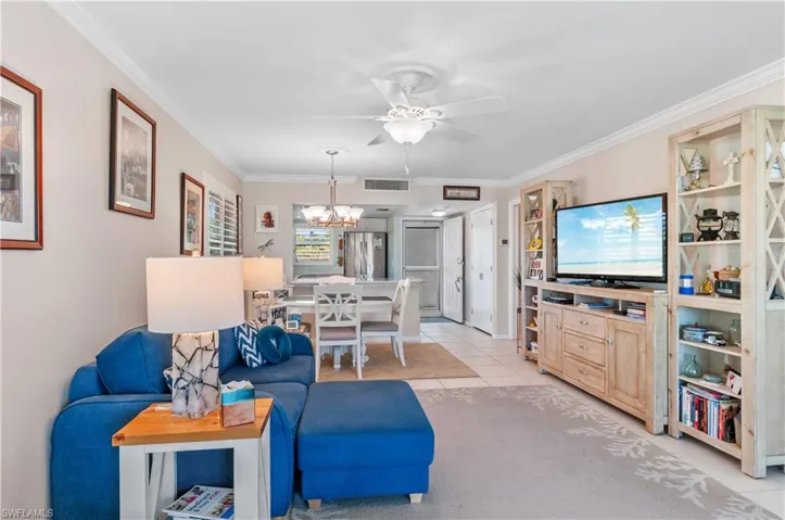 37  High Point E CIR, Naples, FL 34103