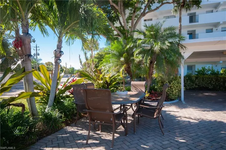 37  High Point E CIR, Naples, FL 34103